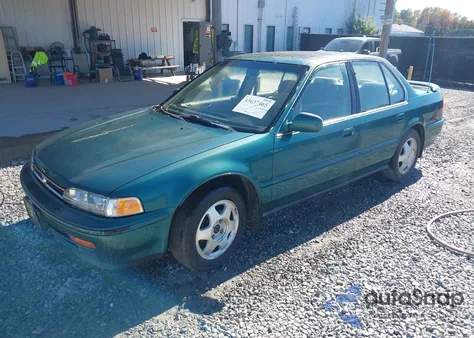 1993 Honda Accord Ex z USA, uszkodzony, nr VIN 1HGCB7677PA065888